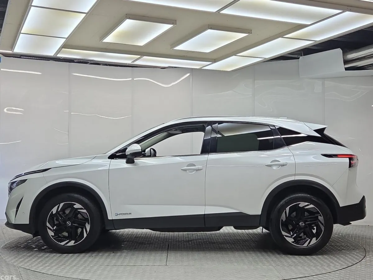 Nissan Qashqai MPV, Petrol Hybrid, 2025, White