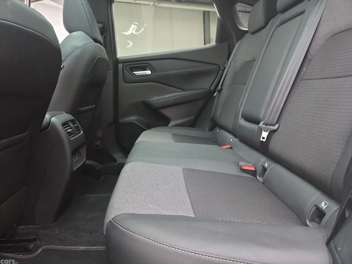 Nissan Qashqai MPV, Petrol Hybrid, 2025, White