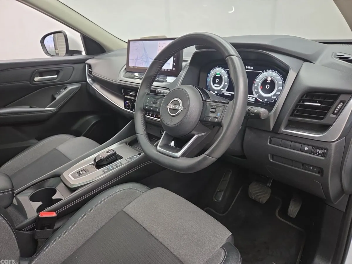 Nissan Qashqai MPV, Petrol Hybrid, 2025, White