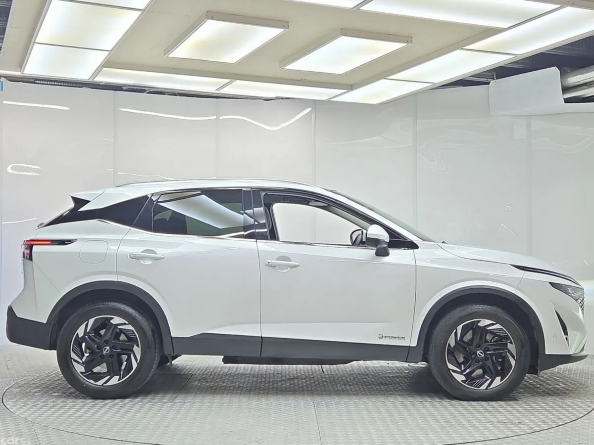 Nissan Qashqai MPV, Petrol Hybrid, 2025, White