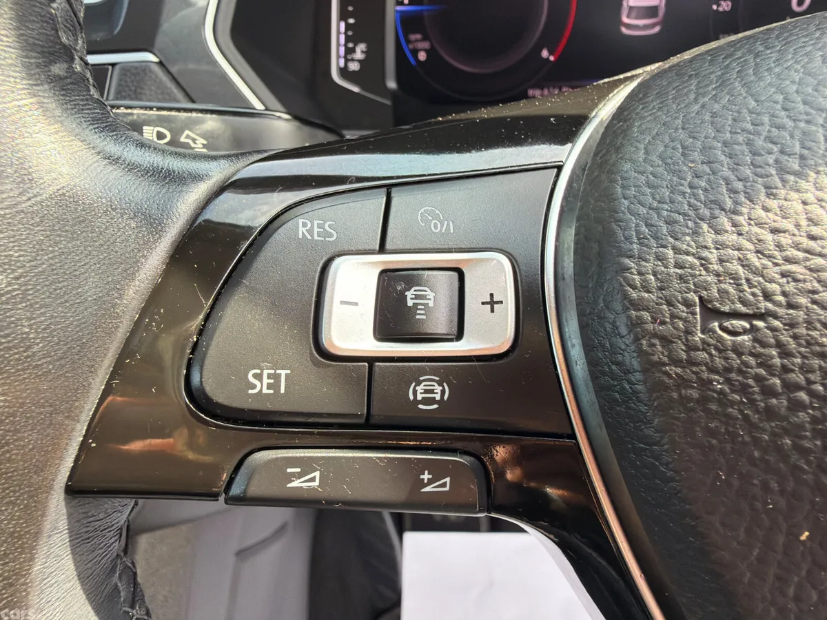 Volkswagen Tiguan SUV, Diesel, 2019, Red