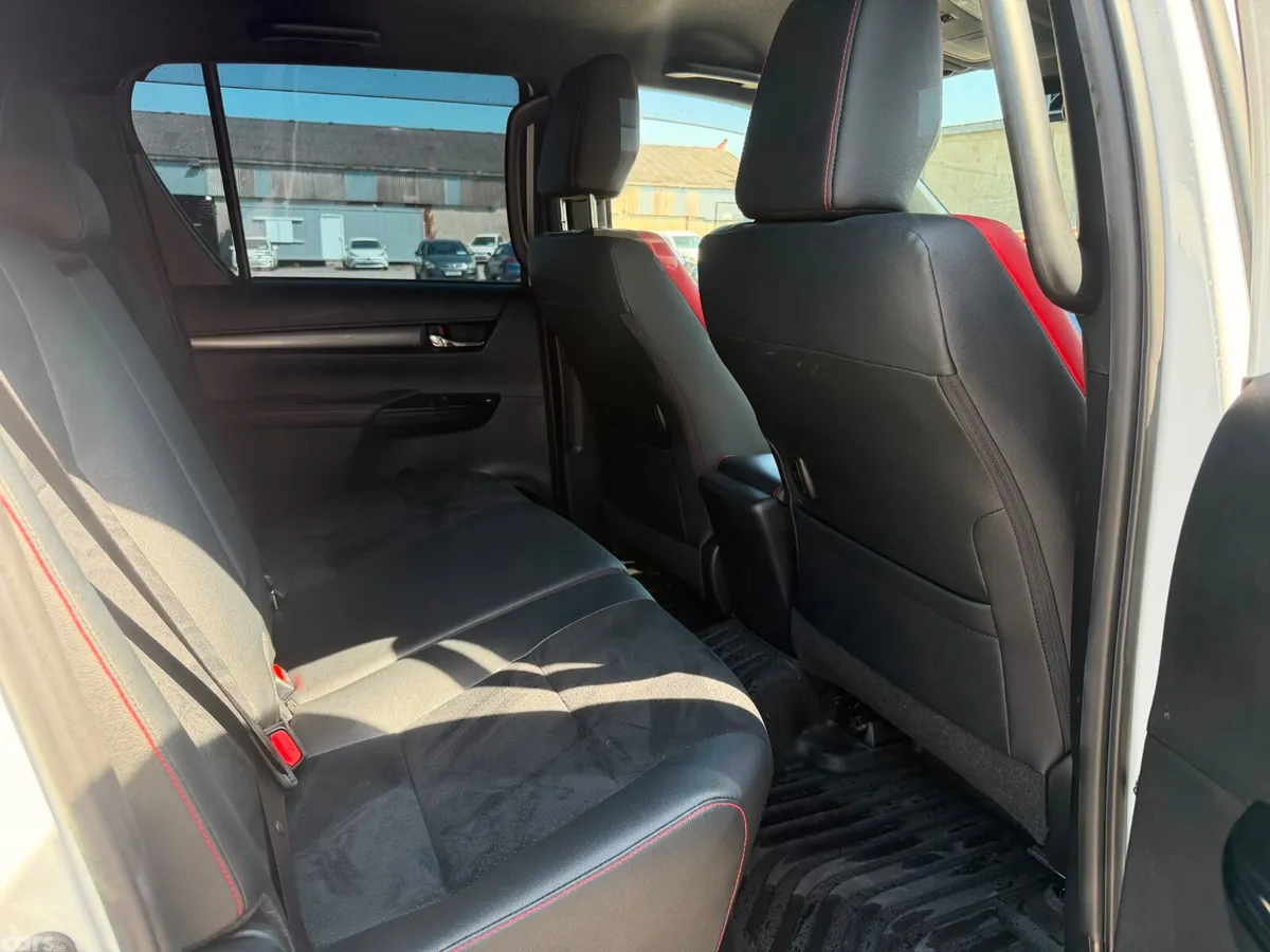 Toyota Hilux Pick Up, Diesel, 2024, White