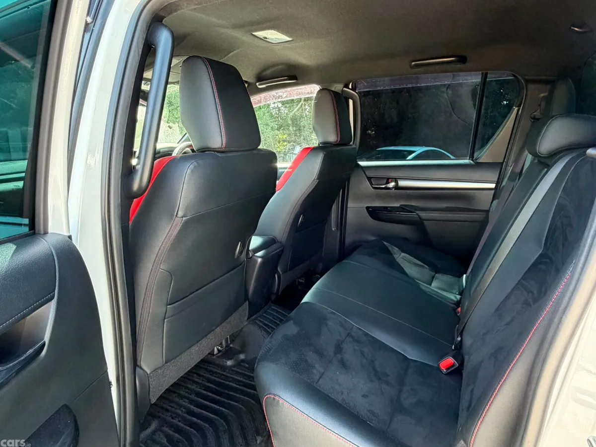 Toyota Hilux Pick Up, Diesel, 2024, White