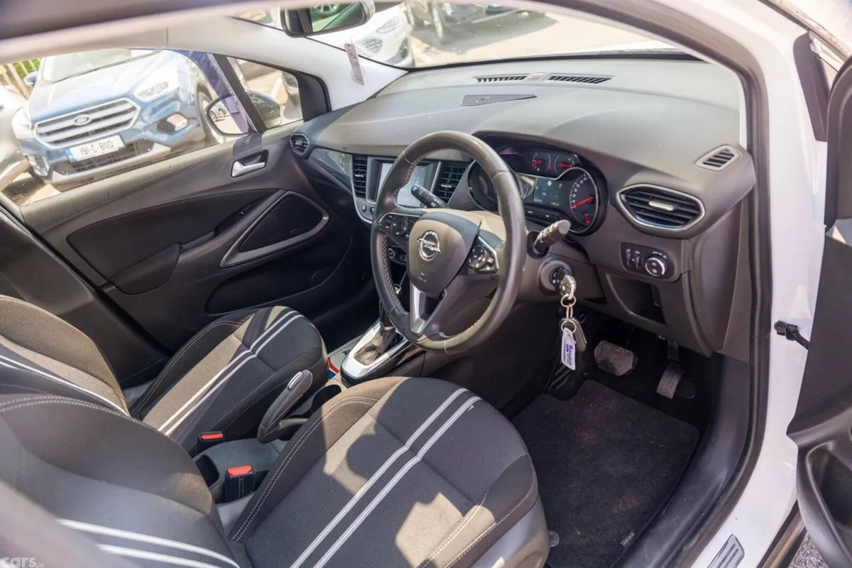 Opel Crossland X SUV, Petrol, 2024, White