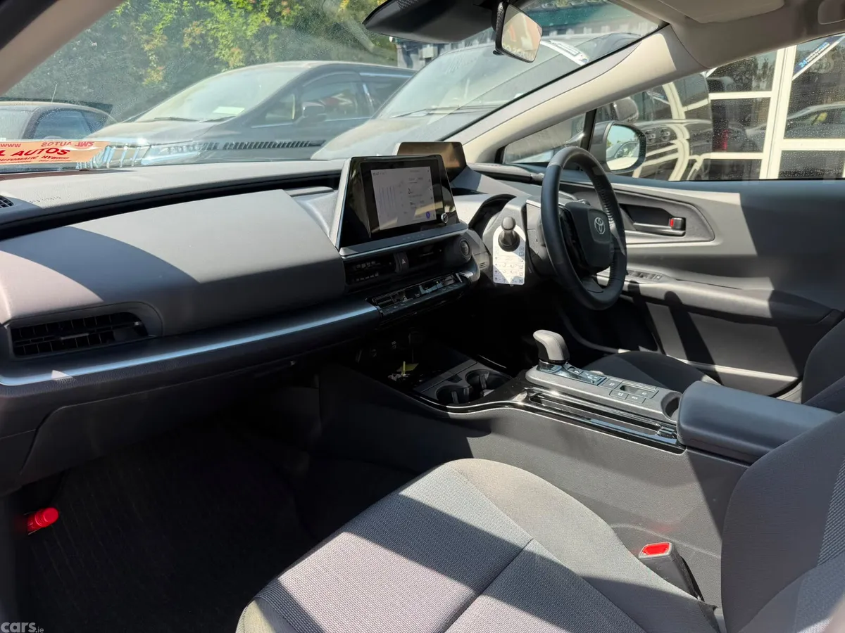 Toyota Prius Hatchback, Petrol Hybrid, 2024, White