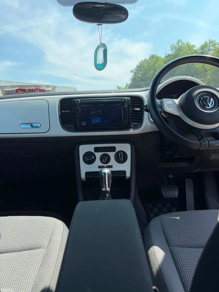 Volkswagen Beetle Hatchback, Petrol, 2013, White