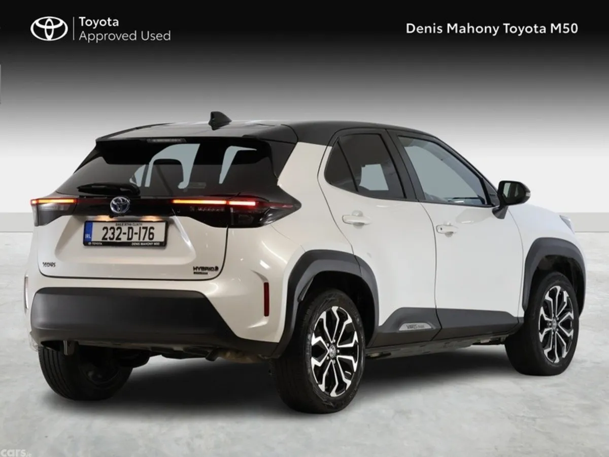 Toyota Yaris Cross SUV, Petrol Hybrid, 2023, White