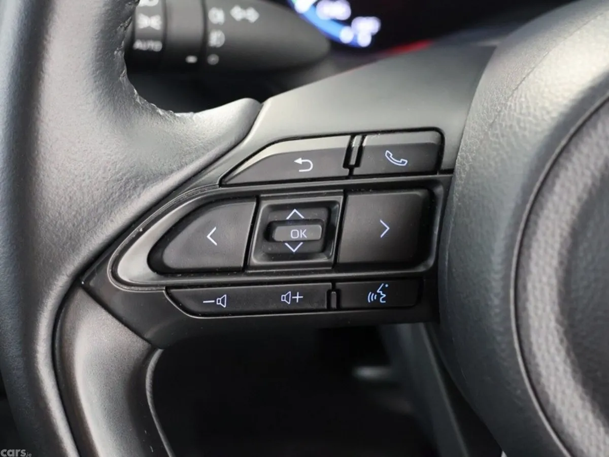 Toyota Yaris Cross SUV, Petrol Hybrid, 2023, White