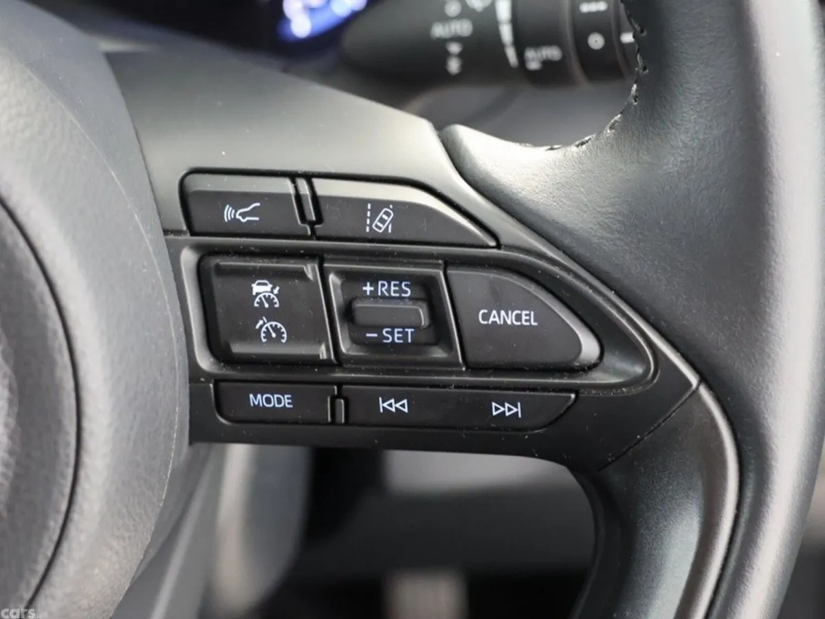 Toyota Yaris Cross SUV, Petrol Hybrid, 2023, White