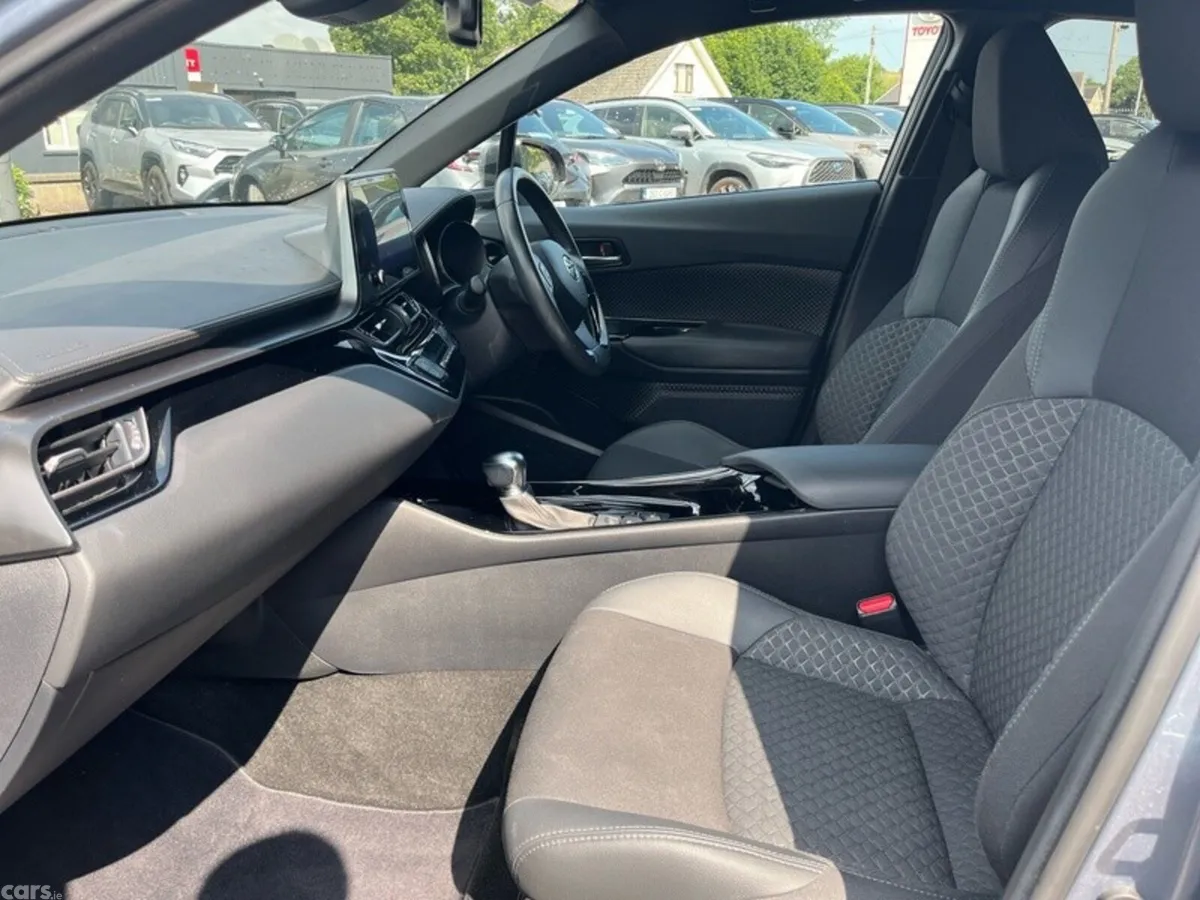 Toyota C-HR SUV, Petrol Hybrid, 2022, Grey