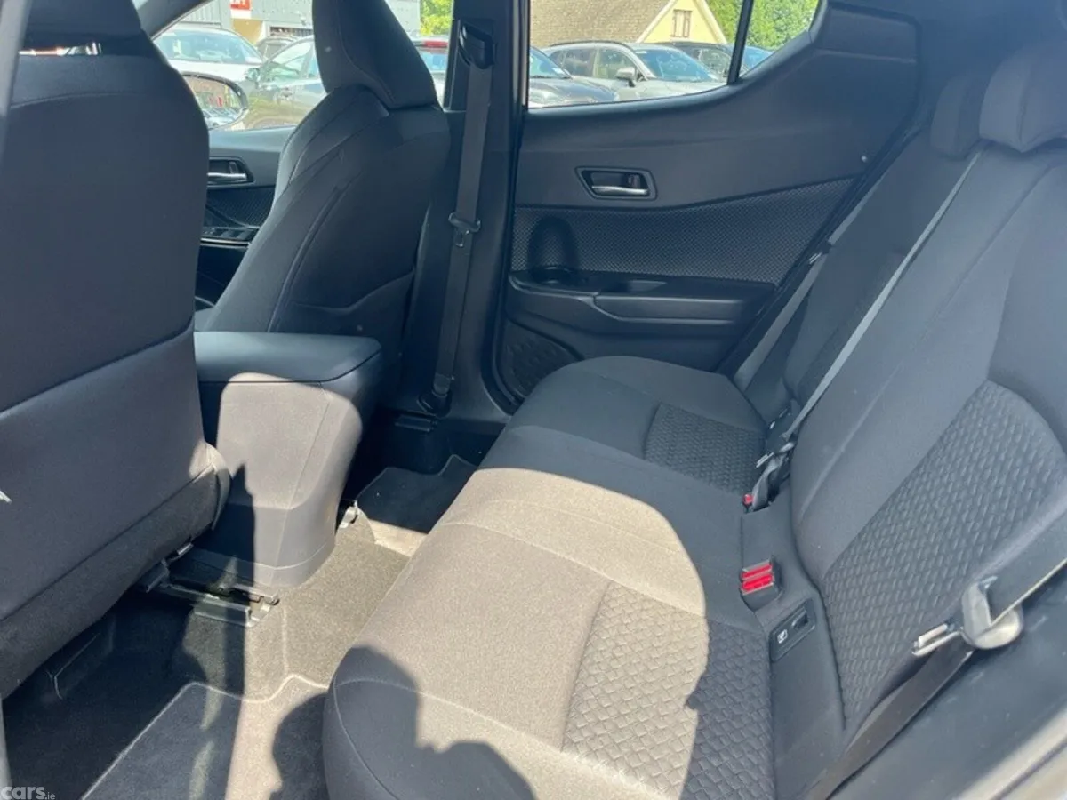 Toyota C-HR SUV, Petrol Hybrid, 2022, Grey