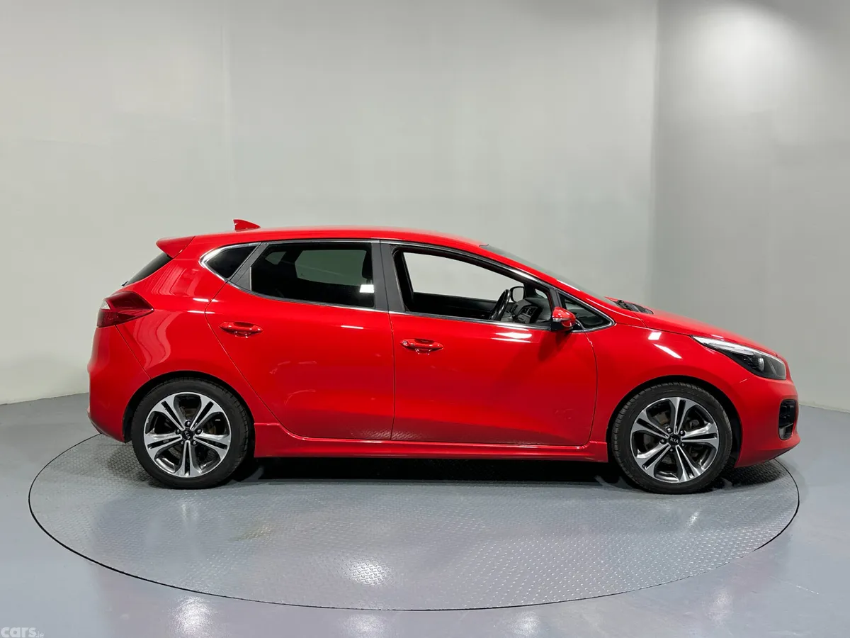 Kia Ceed Hatchback, Petrol, 2018, Red