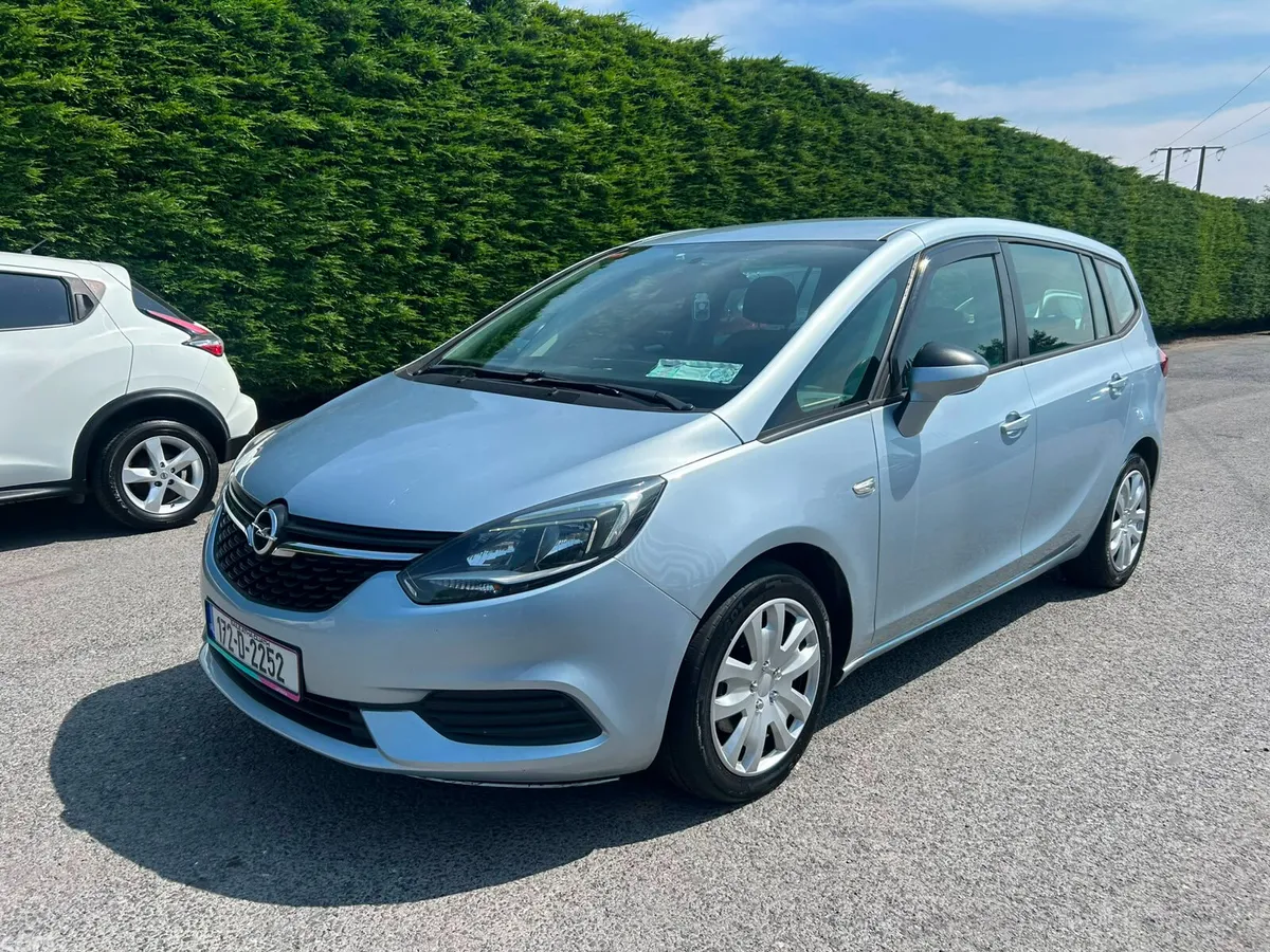 Opel Zafira MPV, Petrol, 2017, Grey
