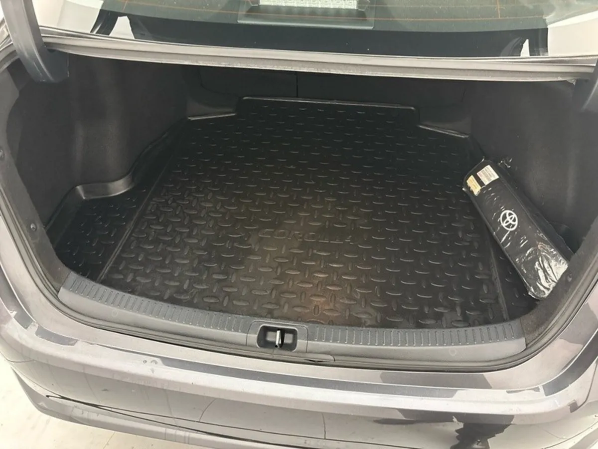 Toyota Corolla LUNA SALOON 4DR AUTO, Dublin 5