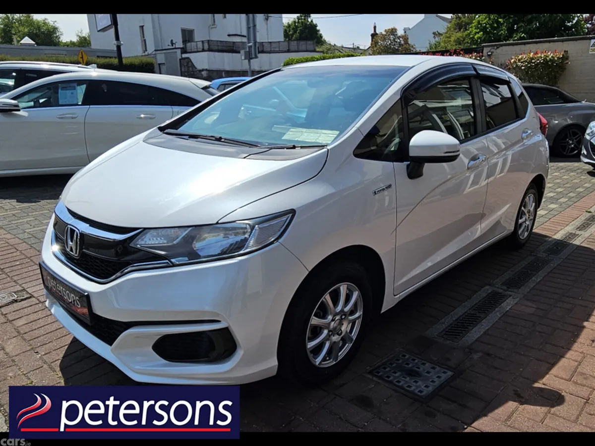 Honda Fit Hatchback, Petrol Hybrid, 2019, White