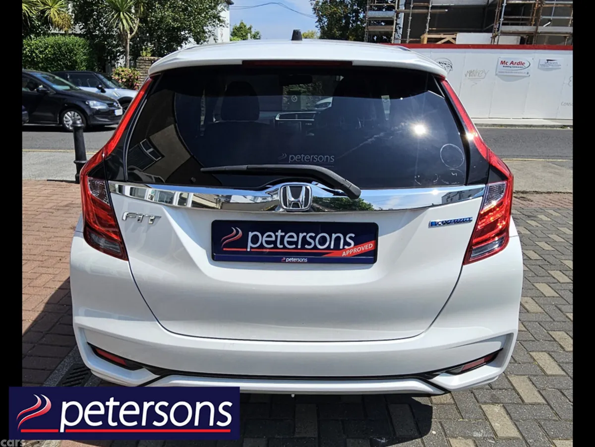 Honda Fit Hatchback, Petrol Hybrid, 2019, White