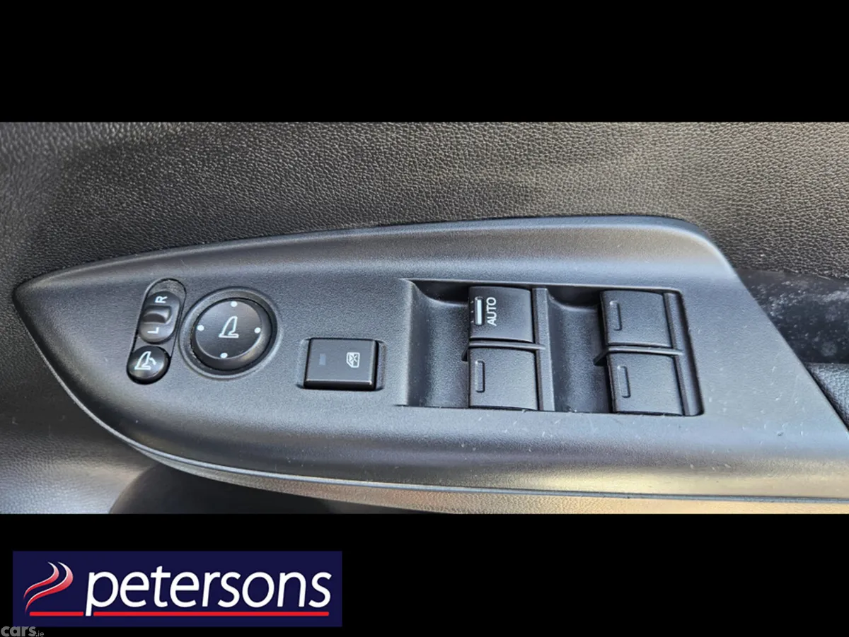 Honda Fit Hatchback, Petrol Hybrid, 2019, White