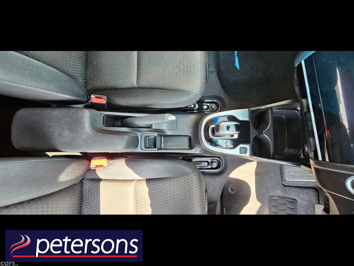 Honda Fit Hatchback, Petrol Hybrid, 2019, White