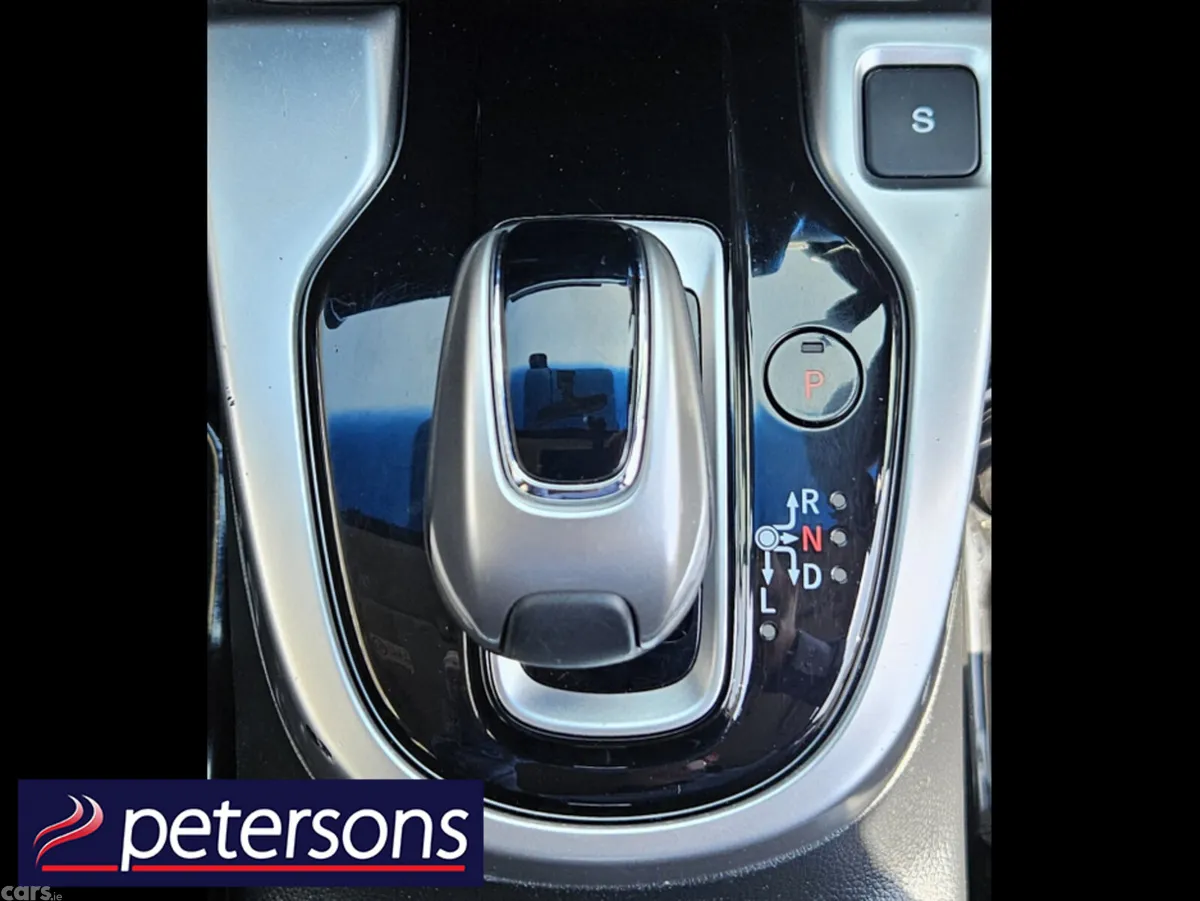 Honda Fit Hatchback, Petrol Hybrid, 2019, White