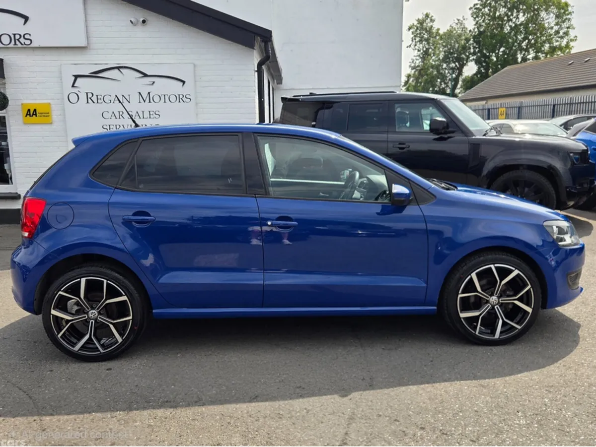 Volkswagen Polo Hatchback, Petrol, 2013, Blue
