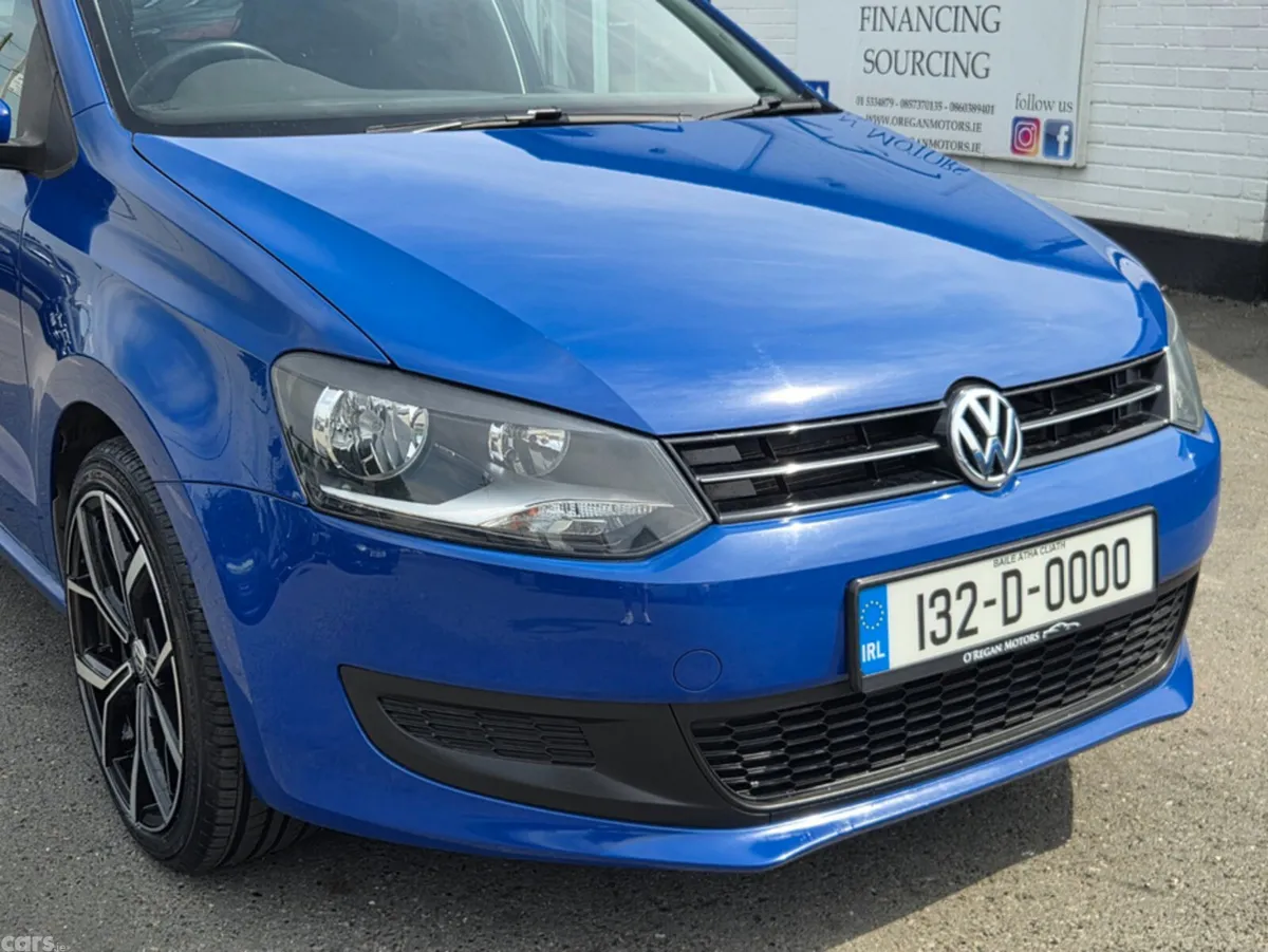 Volkswagen Polo Hatchback, Petrol, 2013, Blue