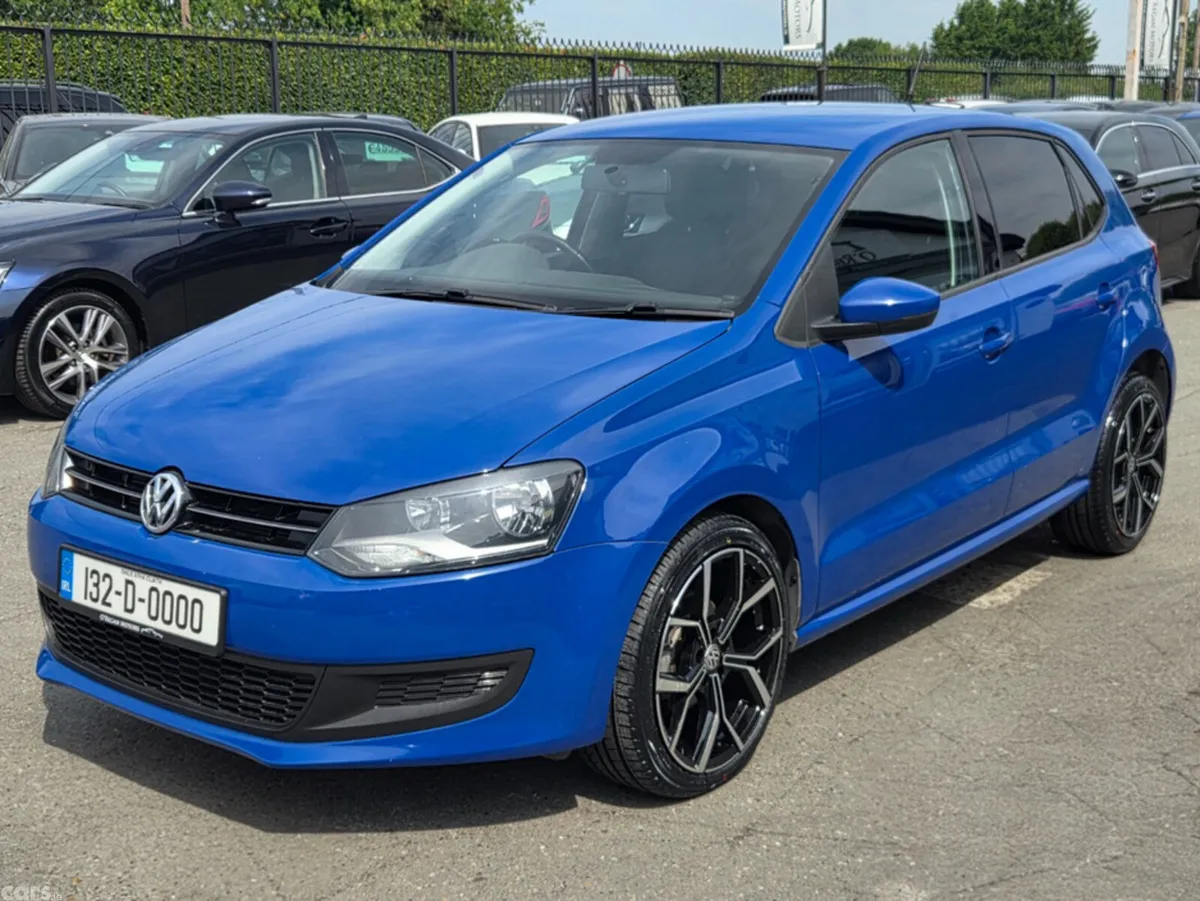 Volkswagen Polo Hatchback, Petrol, 2013, Blue