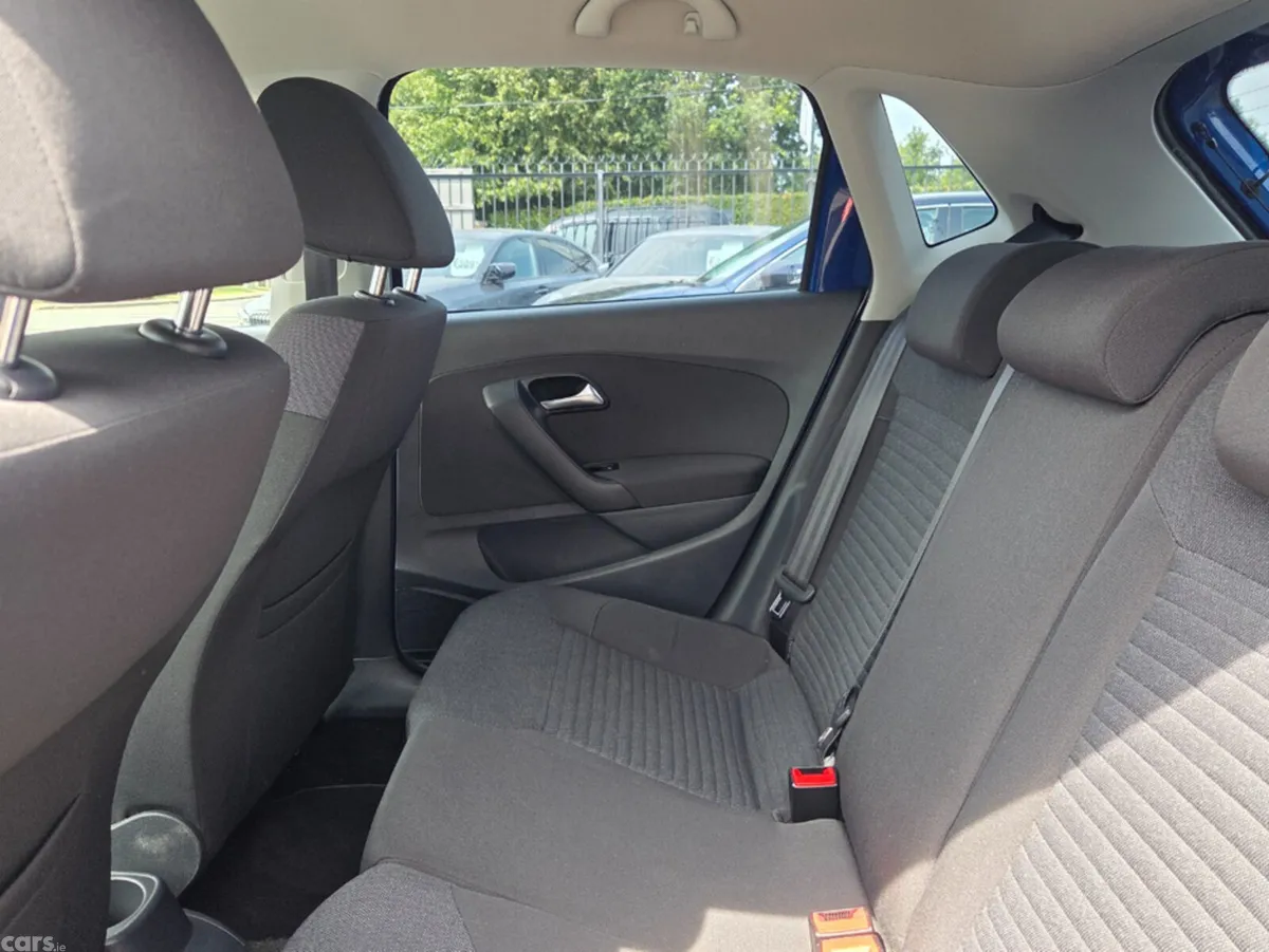 Volkswagen Polo Hatchback, Petrol, 2013, Blue