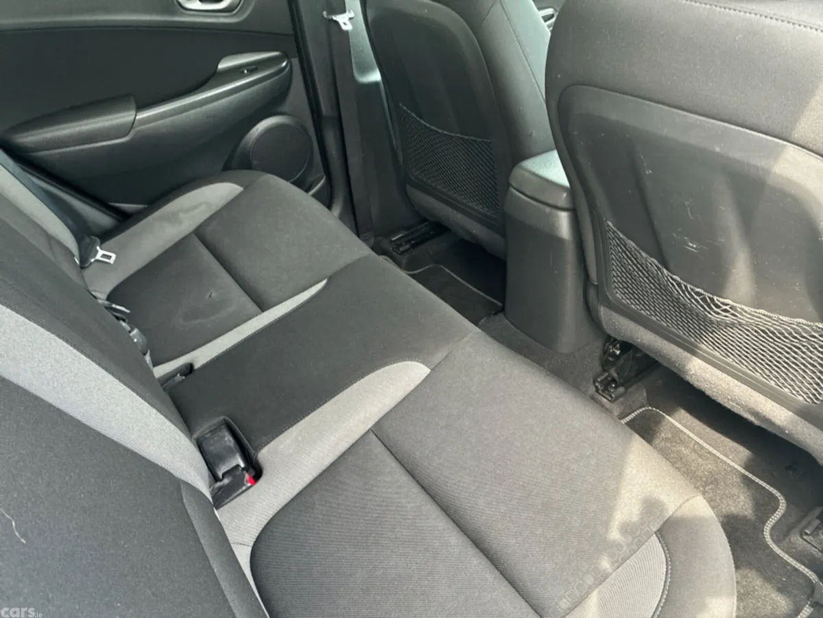 Hyundai KONA MPV, Petrol, 2019, White