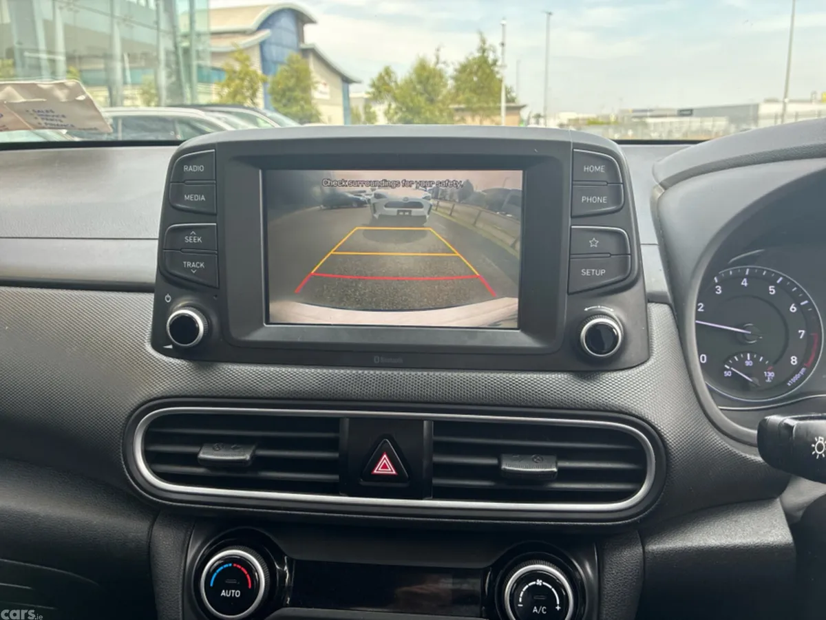 Hyundai KONA MPV, Petrol, 2019, White