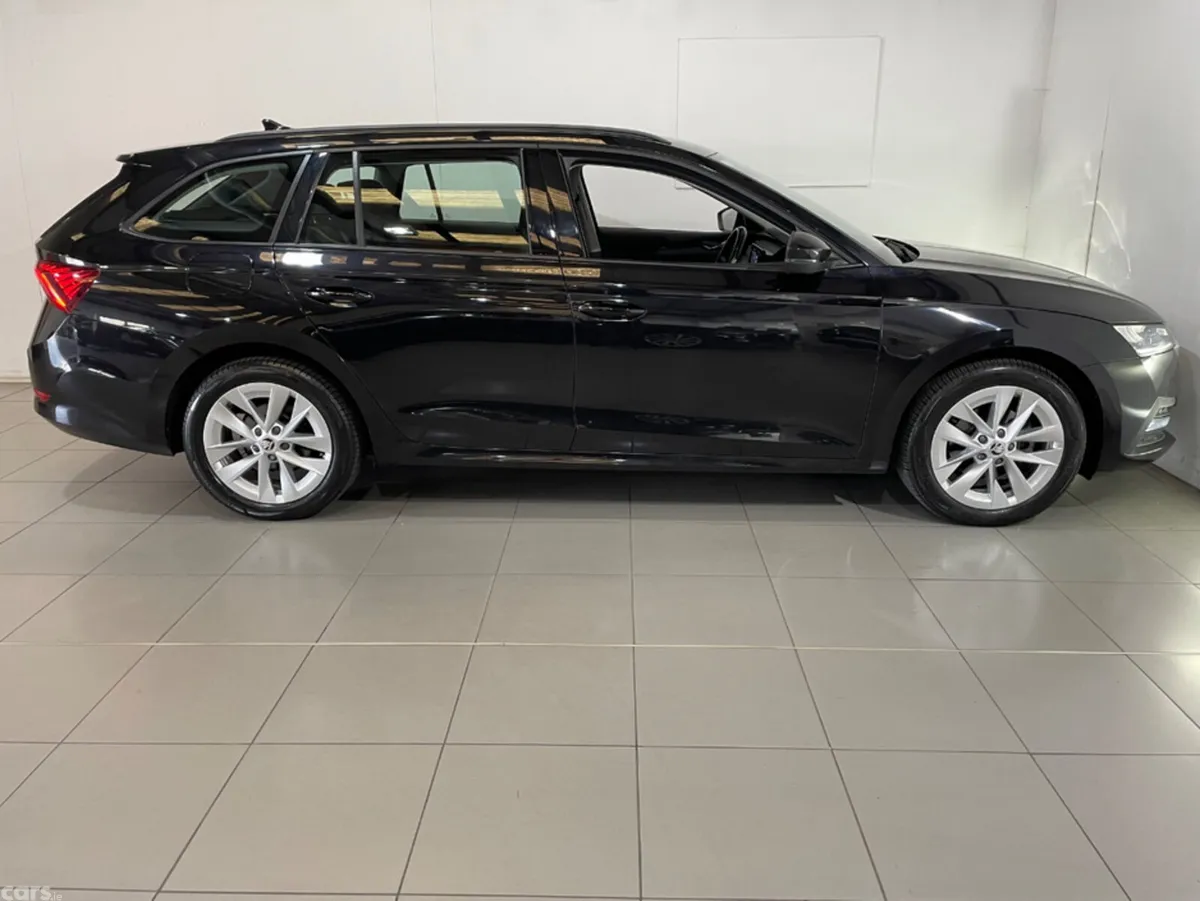 Skoda Octavia Estate, Diesel, 2023, Black