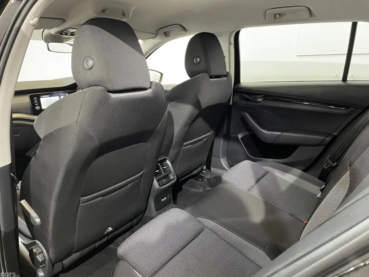 Skoda Octavia Estate, Diesel, 2023, Black