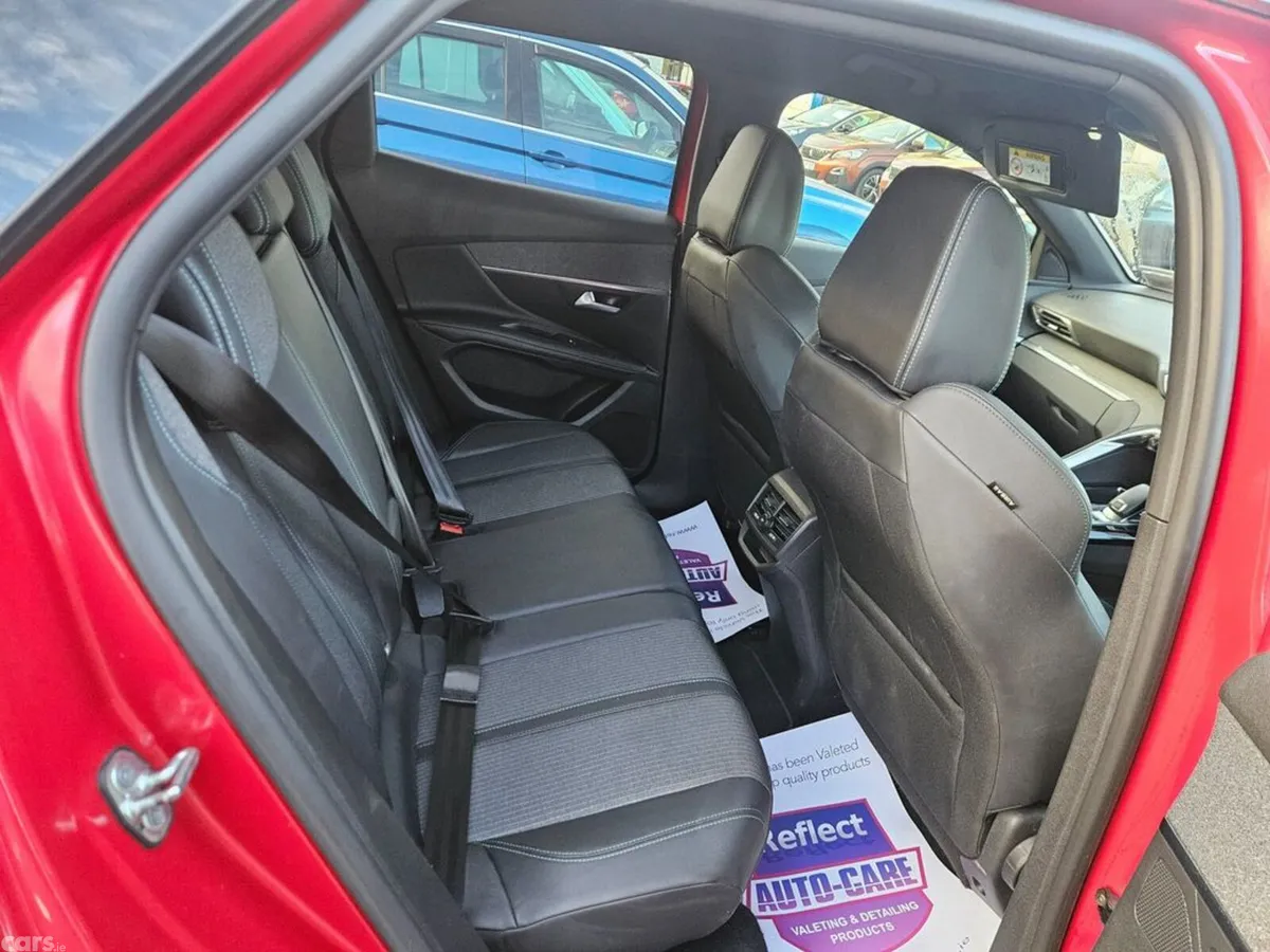 Peugeot 3008 MPV, Diesel, 2023, Red
