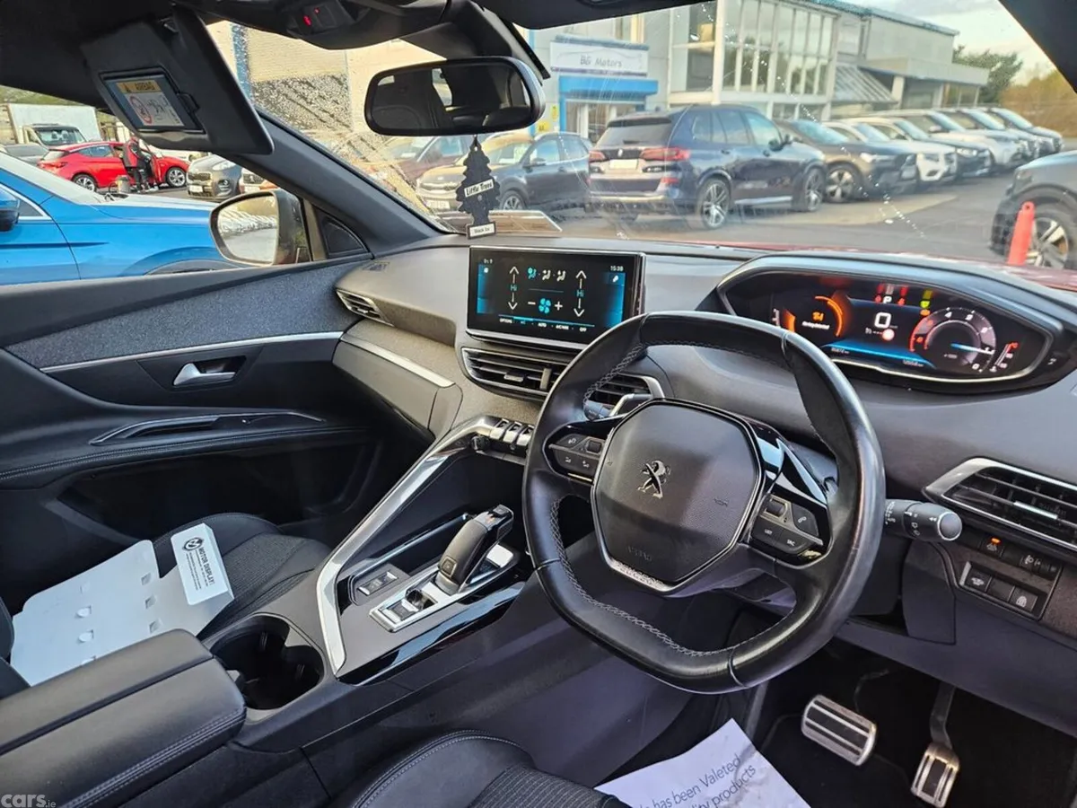 Peugeot 3008 MPV, Diesel, 2023, Red