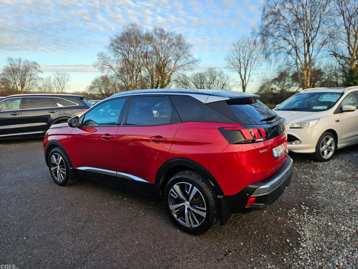 Peugeot 3008 MPV, Diesel, 2023, Red