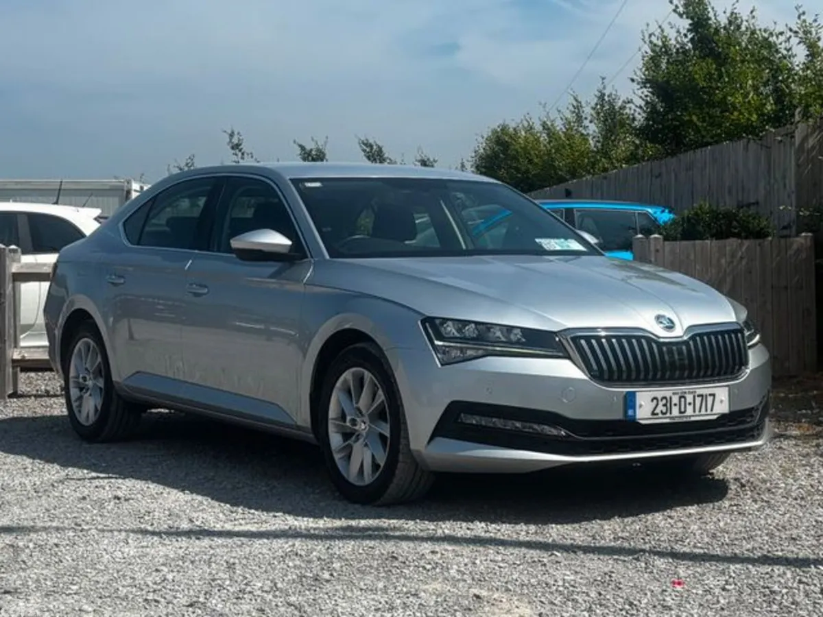 Skoda Superb Saloon, Diesel, 2023, Grey