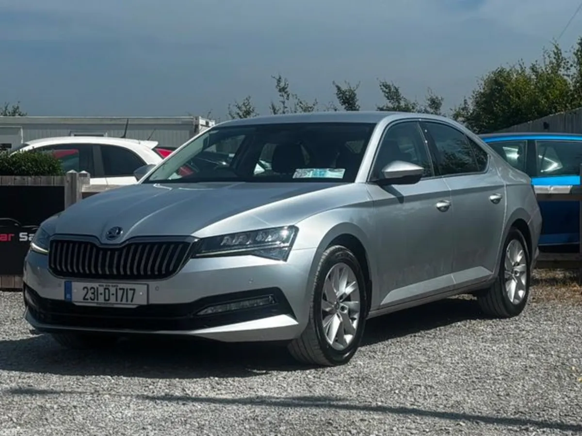 Skoda Superb Saloon, Diesel, 2023, Grey