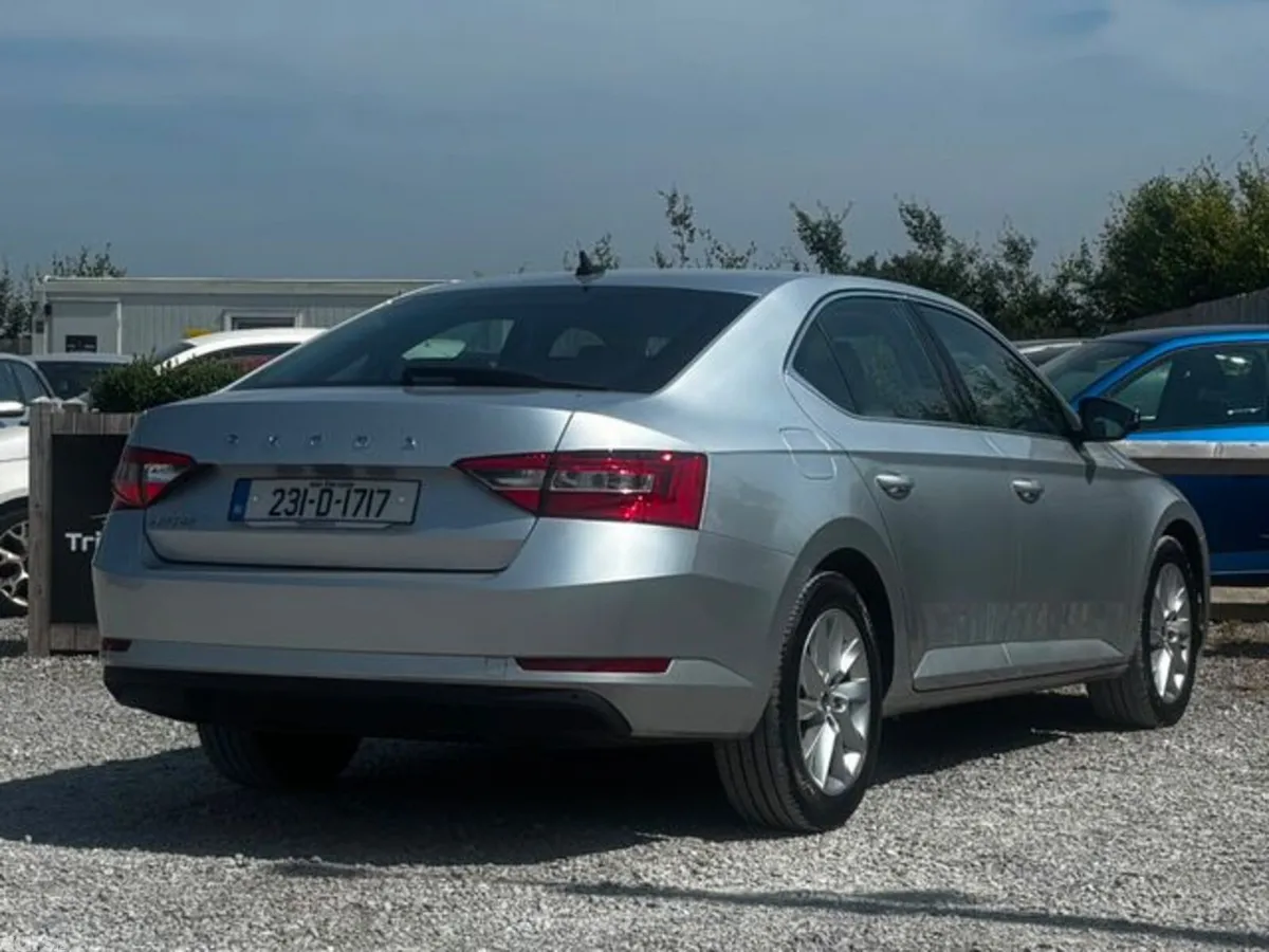 Skoda Superb Saloon, Diesel, 2023, Grey