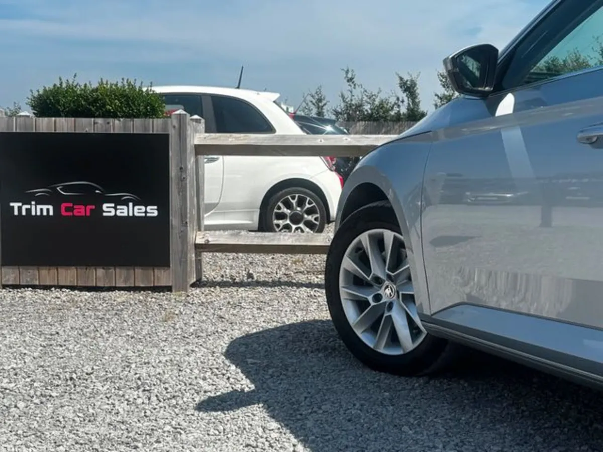 Skoda Superb Saloon, Diesel, 2023, Grey