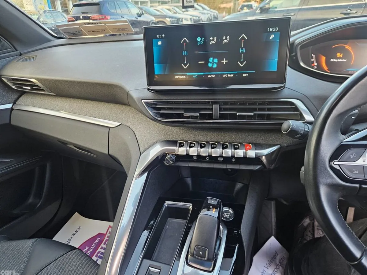 Peugeot 3008 MPV, Diesel, 2023, Red