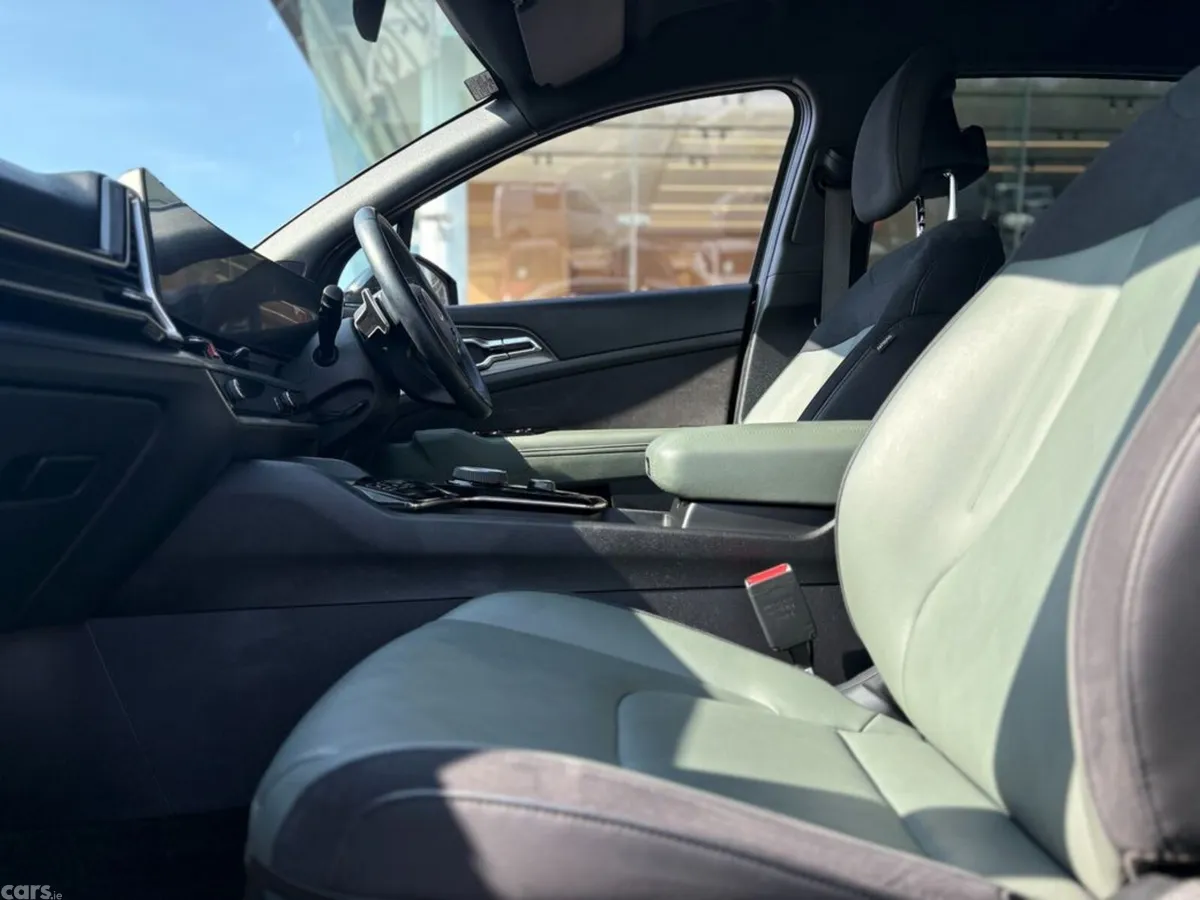 Kia Sportage SUV, Petrol Hybrid, 2024, Grey