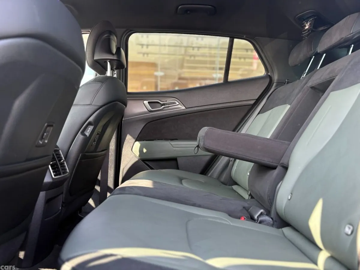 Kia Sportage SUV, Petrol Hybrid, 2024, Grey