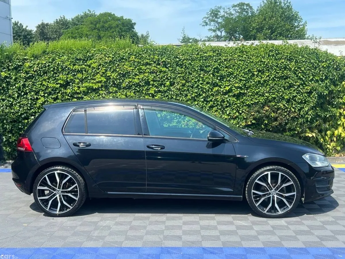 Volkswagen Golf Hatchback, Petrol, 2015, Black