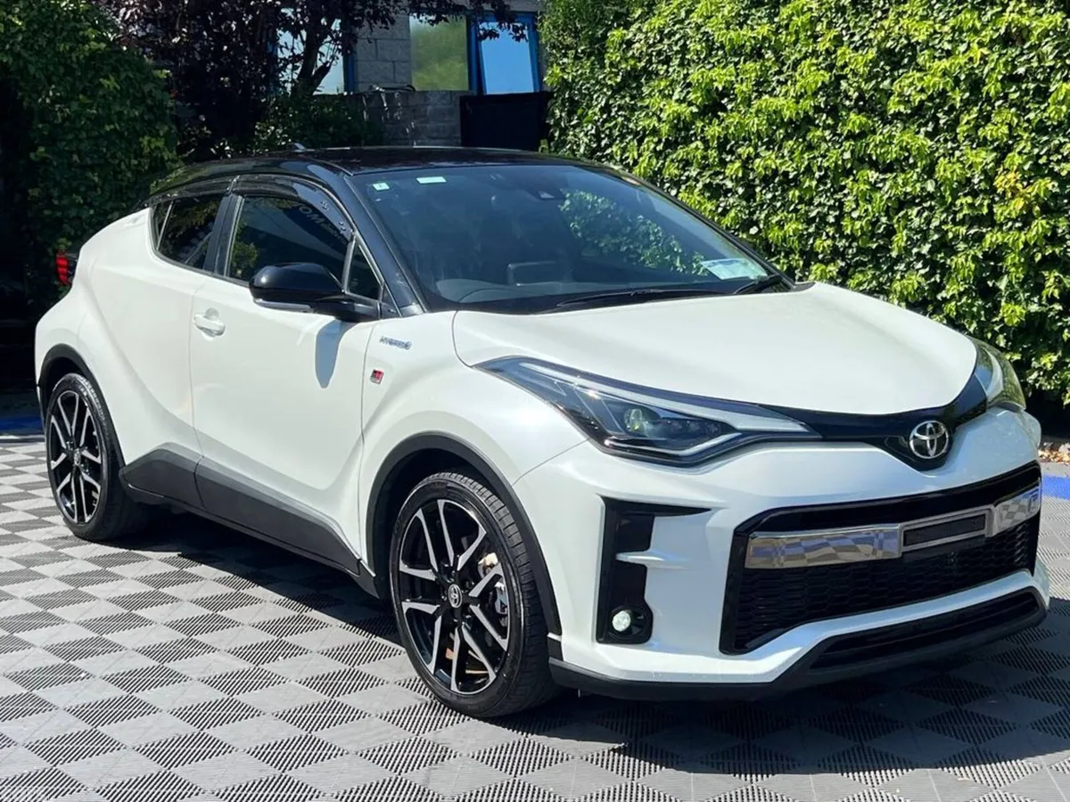Toyota C-HR SUV, Petrol Hybrid, 2020, White