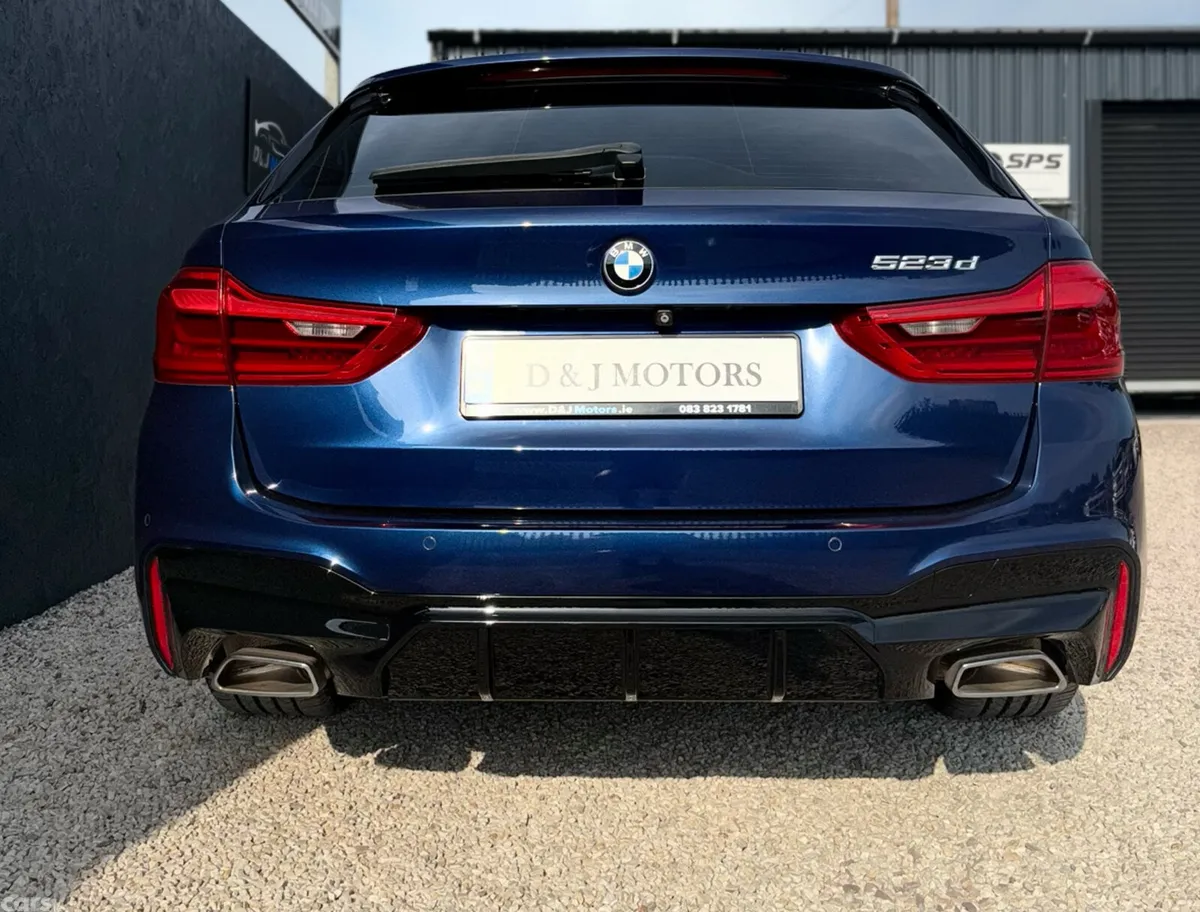 BMW 5-Series Estate, Diesel, 2018, Blue