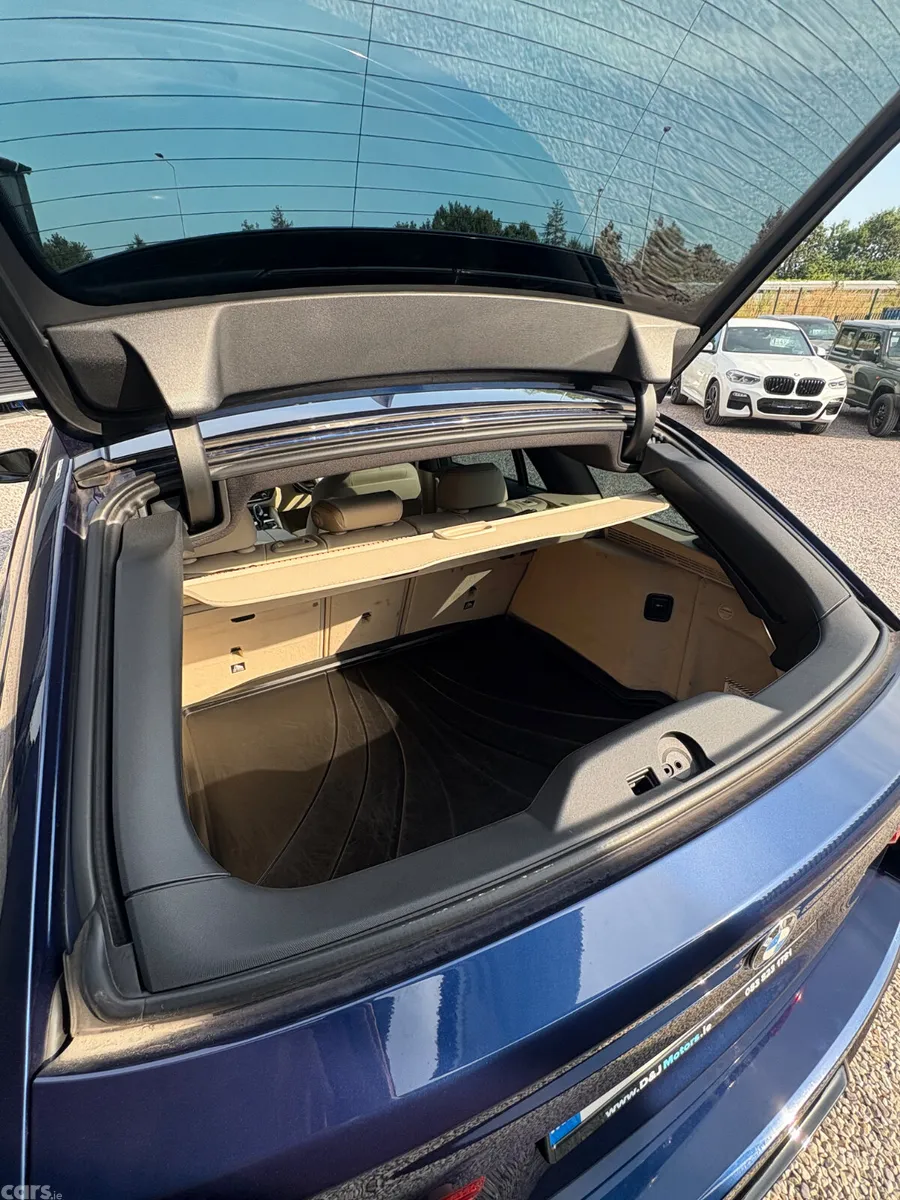 BMW 5-Series Estate, Diesel, 2018, Blue
