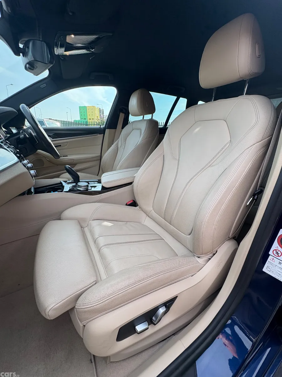 BMW 5-Series Estate, Diesel, 2018, Blue