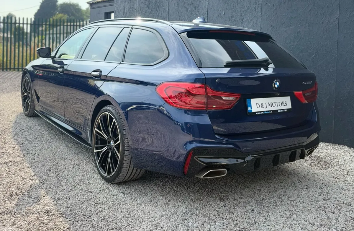 BMW 5-Series Estate, Diesel, 2018, Blue