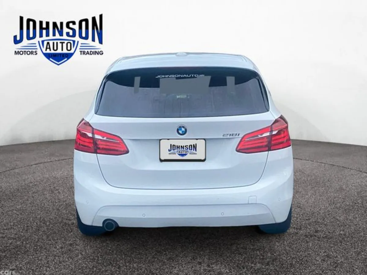 BMW 2-Series Hatchback, Petrol, 2016, White