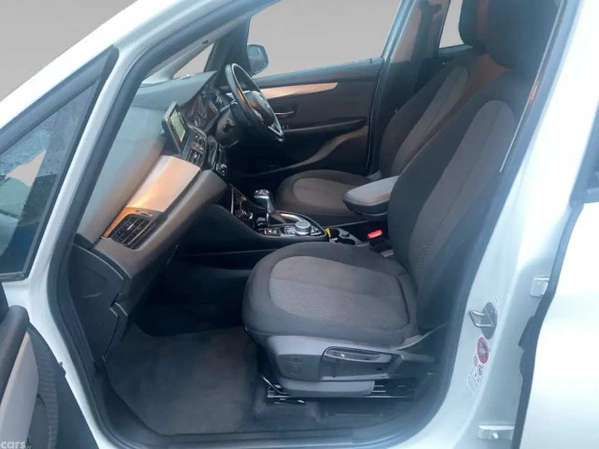 BMW 2-Series Hatchback, Petrol, 2016, White