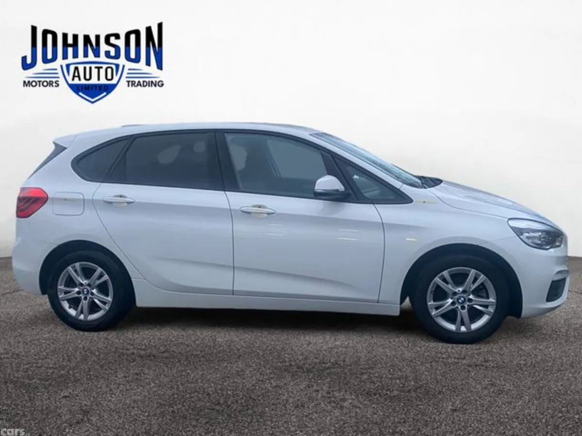 BMW 2-Series Hatchback, Petrol, 2016, White